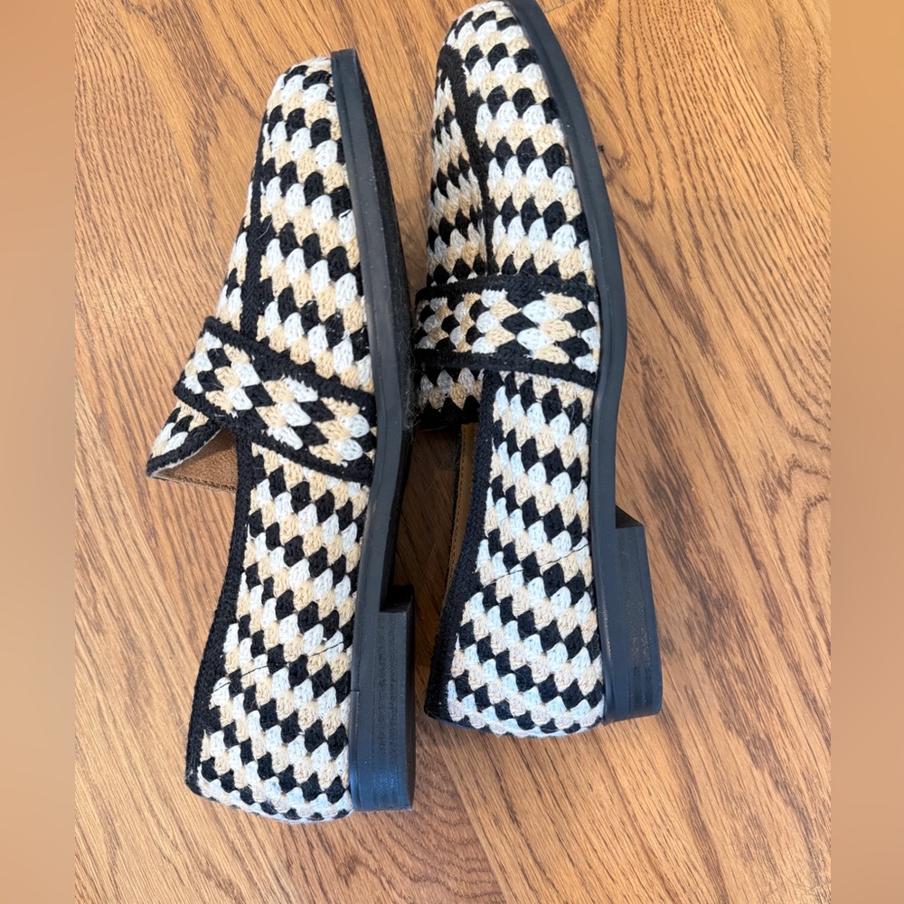 Kelly & Katie Black, White & Beige Woven Loafers - Like New!! - Picture 2 of 7
